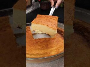 Em poucos minutos você prepara essa deliciosa receita de bolo de leite. #shorts